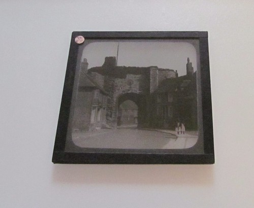 Glass Magic Lantern Slide RYE LANDGATE C1890 PHOTO ENGLAND EAST SUSSEX - Picture 2 of 2