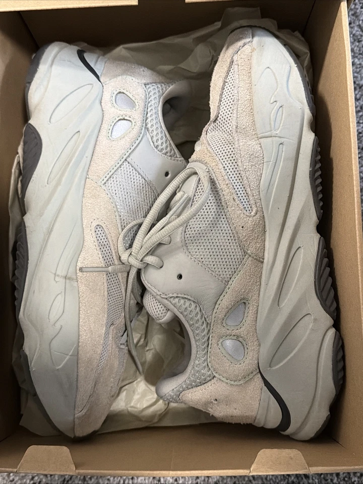 Talla 8.5 - Adidas Yeezy Boost 700 Sal Usado Con CAJA Foto 2 de 4