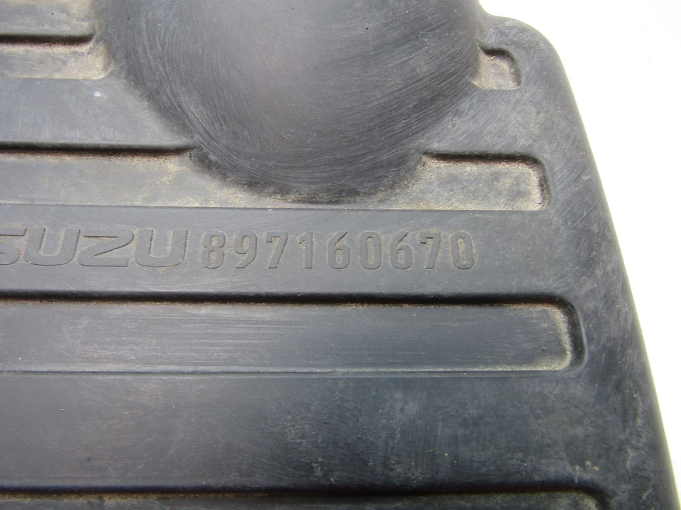 Filtro de aire carcasa Axiom 2002 2003 Isuzu caja limpiador de admisión cubierta inferior superior Foto 3 de 4