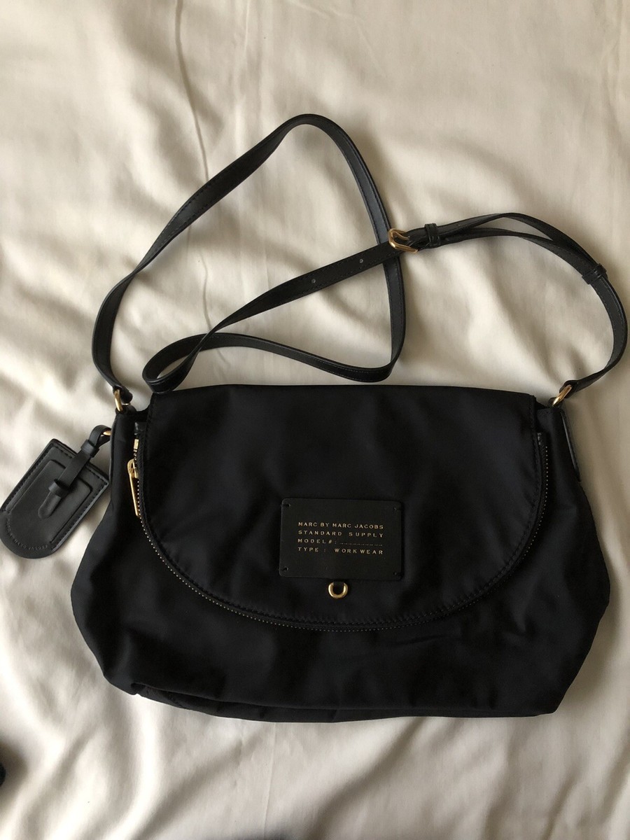 Marc by Marc Jacobs Black 100% Nylon Crossbody Bag Pre-owned Marc by Marc Jacobs Black 100% Nylon Crossbody Bag Pre-owned