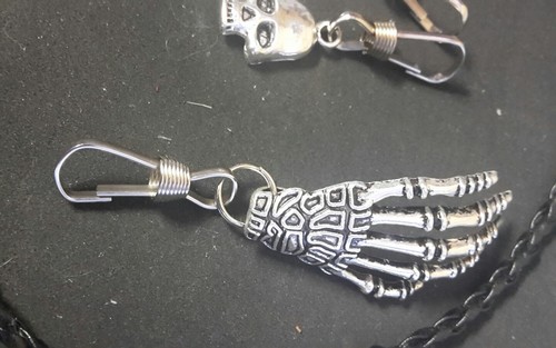 skeleton hand zip pull set pluss 1 necklace and two skull zip pulls #27 - Picture 5 of 12