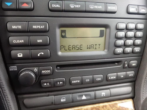 2R8318B876AG Sistema Audio/Radio Cd para JAGUAR S-TYPE 2004 6504450 - Imagen 1 de 10