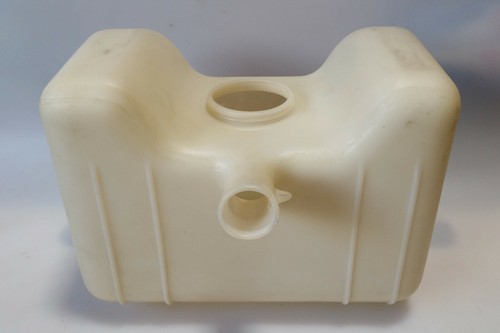 Detroit Diesel International Plastic Reservoir Tank