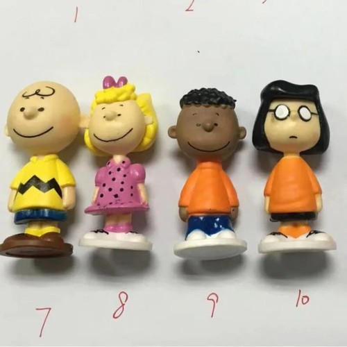 Miniso Kawaii Nuevo 12 Piezas Snoopy Snoopy Marrón Pastel Muñeca Adorno Decoración - Imagen 7 de 24