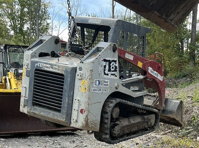 2015 Takeuchi tl8 skid steer - Image 2 of 2