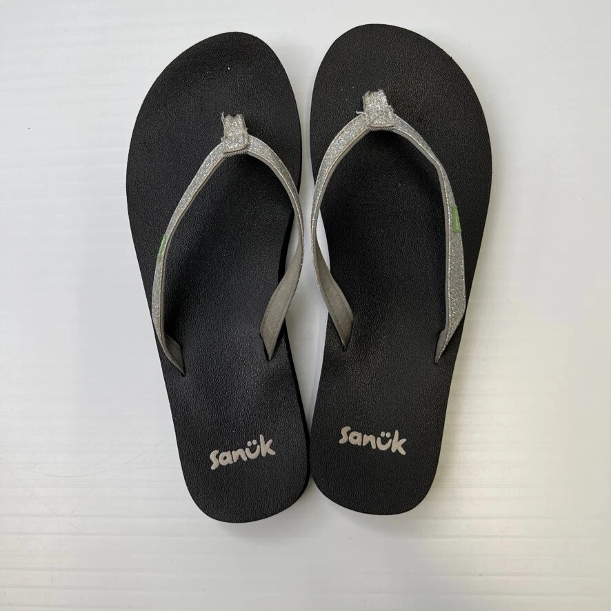 Sanuk Sandals Women 8 Flip Flop Yoga Joy Sparkle Silver Logo Beach Resort  Cruise