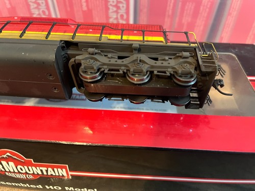Intermountain HO Scale Kansas City Southern SD40-2 DCC & Sound - Weathered - Picture 10 of 13