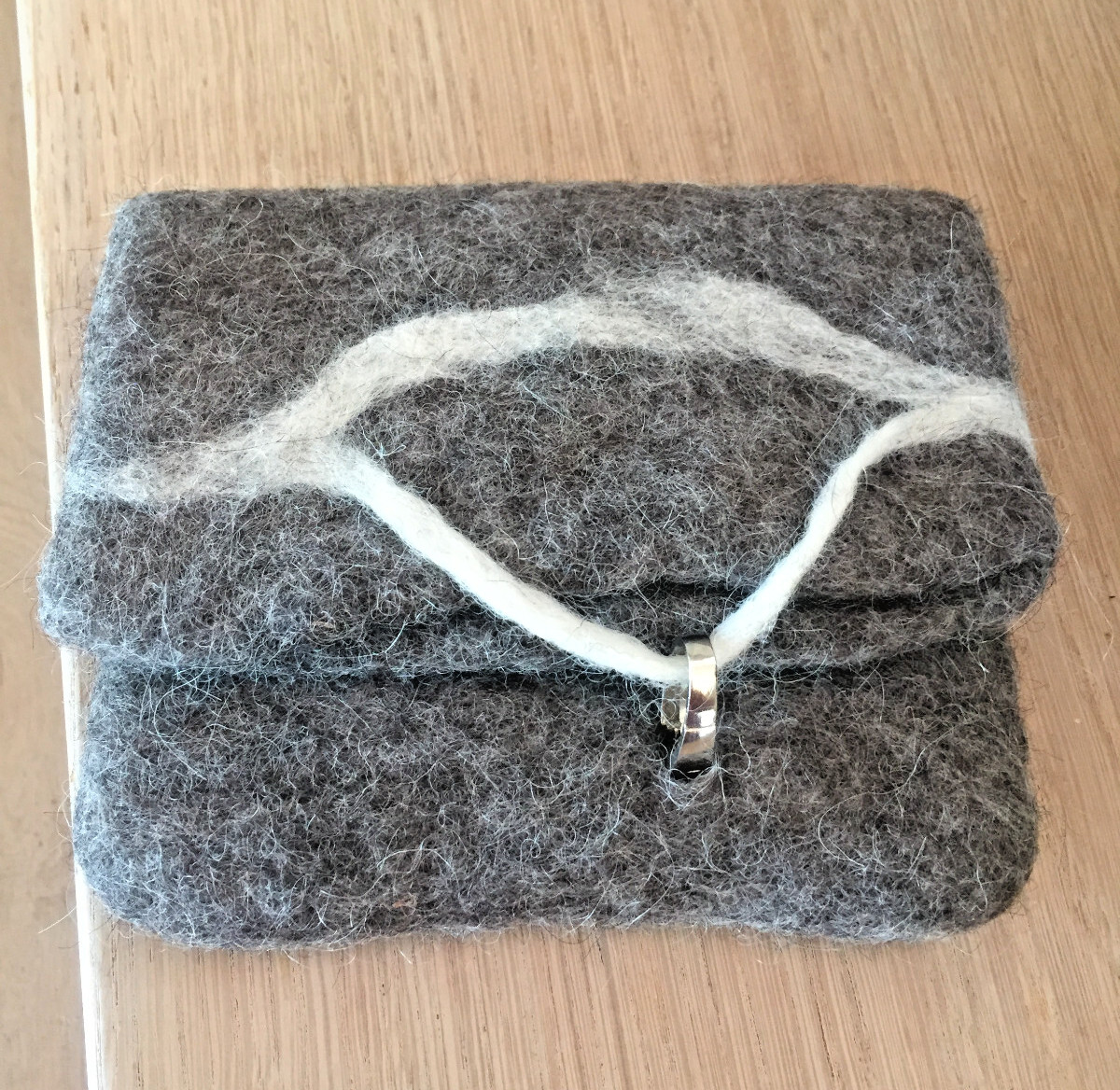 Filz Täschchen, Schmuck, Kosmetik, Handarbeit, Einzelstück, 15 x 17 cm, NEU