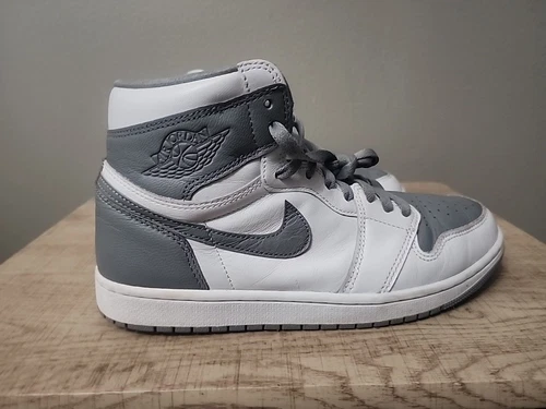 Jordan 1 High Stealth mens  Size 9.5  555088-037