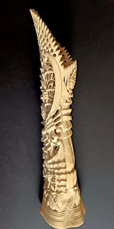 印度尼西亚鹰航雕像 — 第 3/4 张图片