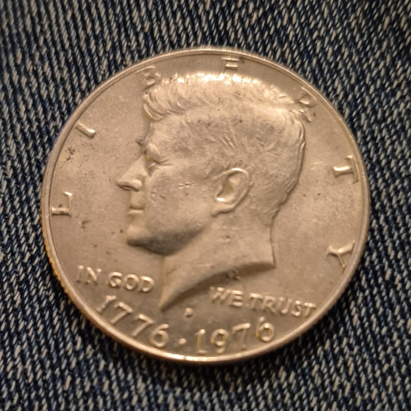 1976 Kennedy Half Dollar Bicentennial Coin Independence Hall Reverse