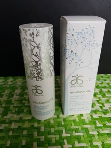 advanced brightening eye cream