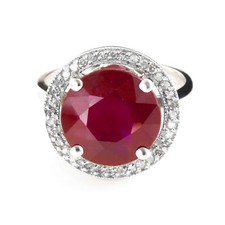 18K Solid Gold Ring with Natural Diamonds and Ruby