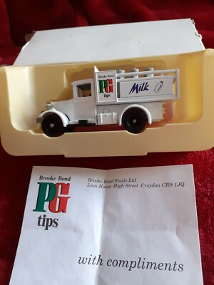 LLEDO DIECAST MODEL Milk VAN Brooke Bond PG TIPS TEA promotion 1992