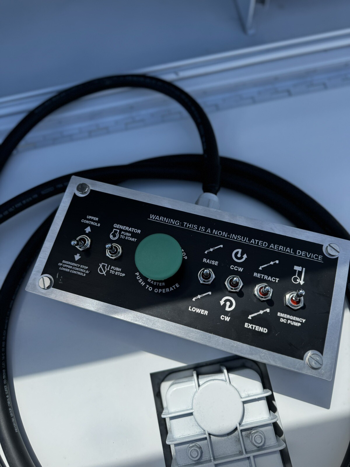 NEW! AT200 AT200A ALTEC BUCKET TRUCK CONTROL PANEL SWITCHES CONTROLLER ...