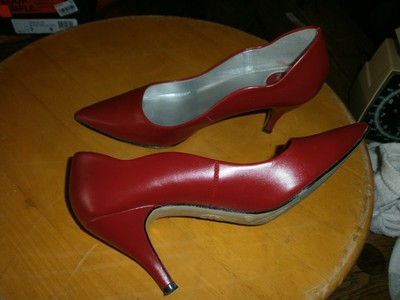 red medium heels