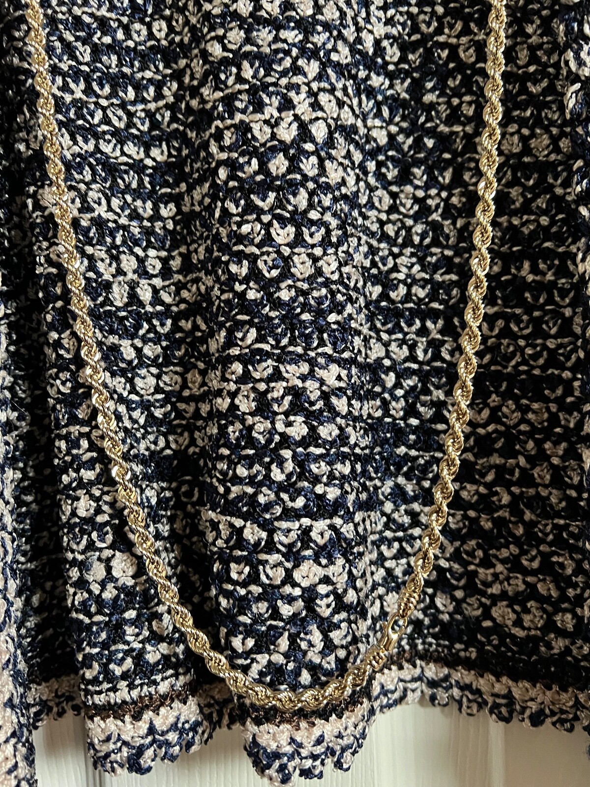 Chanel 11P NEW RARE DARK NAVY  BEIGE Crochet Jacket Gold CC Chain  FR40-FR38 image 6
