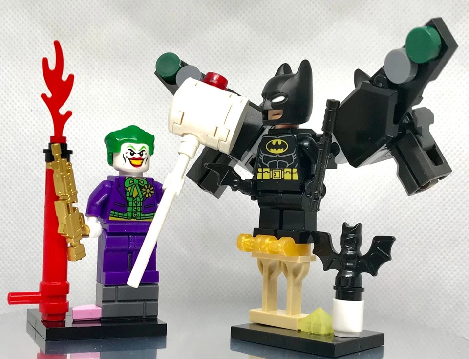 BATMAN LEGO © DC COMICS MINIWORLD 🎁 + THE JOKER / WEAPONS INCLUDE 114B - Image 4 of 4
