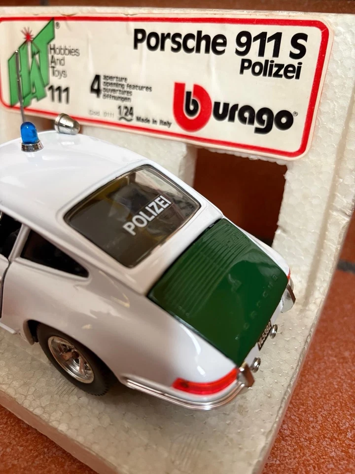 Bburago HAT Porsche 911 S Polizei con basetta originale scala 1/24 - Immagine 3 di 4