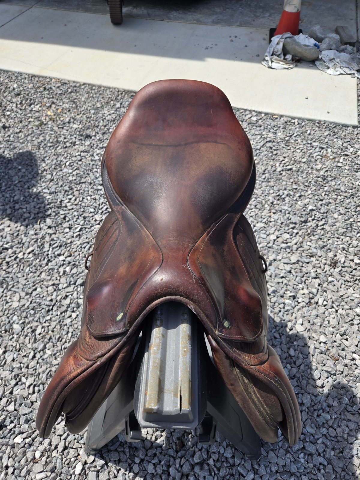 17" CWD Brown Jumping/Close Contact English Horse Saddle for Equestrian Riding