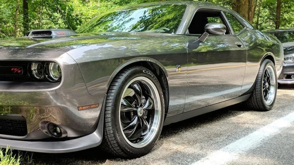 16x7" American Racing Wheels Modern AR105 Torq Thrust M Gloss Black/Machine(S04) Foto 3 de 4