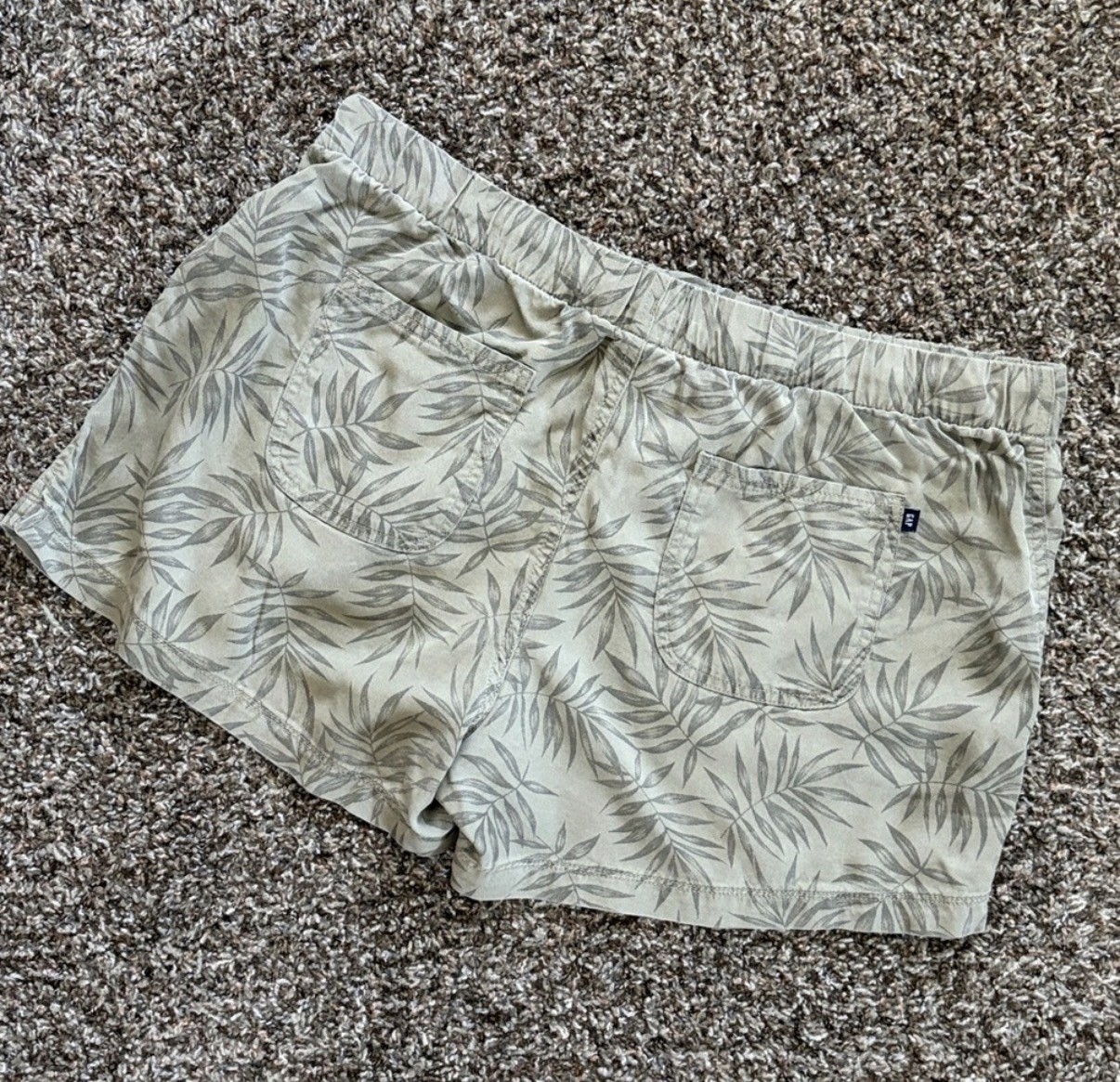 GAP Drawstring Pull On Olive Green Leaf Jungle Te… - image 9