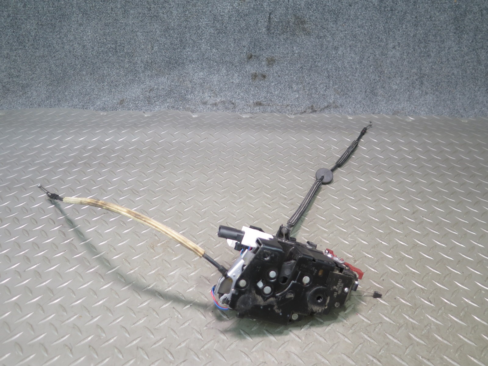 2006-2012 BENTLEY CONTINENTAL FLYING SPUR FRONT RIGHT DOOR LOCK LATCH ACTUATOR