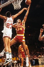 Cleveland Cavaliers Austin Carr in action layup vs Milwaukee Bucks- Old Photo