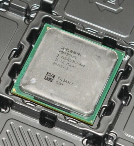 Intel Pentium 4 3.2GHZ HT Socket 478 CPU 3.2GHz 512KB 800MHz SL6WE - Picture 1 of 4