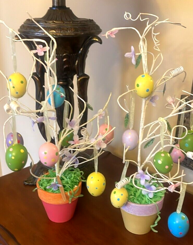 "Juego de colección de 2 árboles de huevos de Pascua en macetas 18"" 19 piezas adornos de huevos pintados a mano" - Imagen 1 de 5