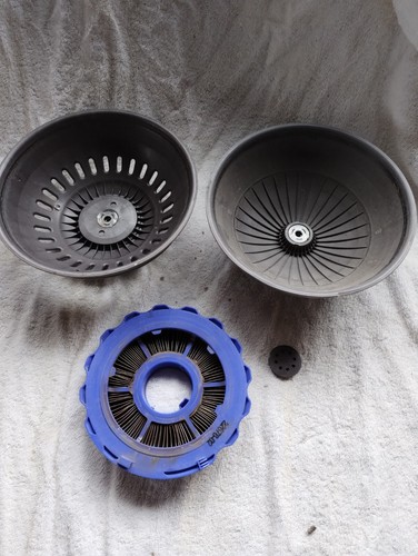 Dyson DC40 Vacuum Cleaner Spares. Roller Balls. Filter Cover. Plus Filter Used. - Picture 2 of 4