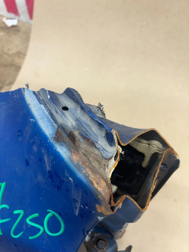 Ford F100-F700 1973 1979 cubierta limpiaparabrisas lado del conductor esquina ventana canal reparación 78 Foto 4 de 4