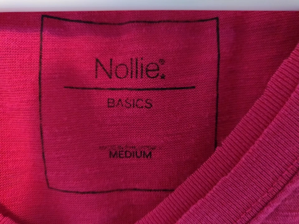 Camiseta rosa manga corta cuello en V Nollie talla mediana Foto 4 de 4