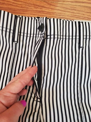 Chico Pants Cropped Women's Size 6 (Chico 0.5) Black White Striped Lightweight - Picture 4 of 16