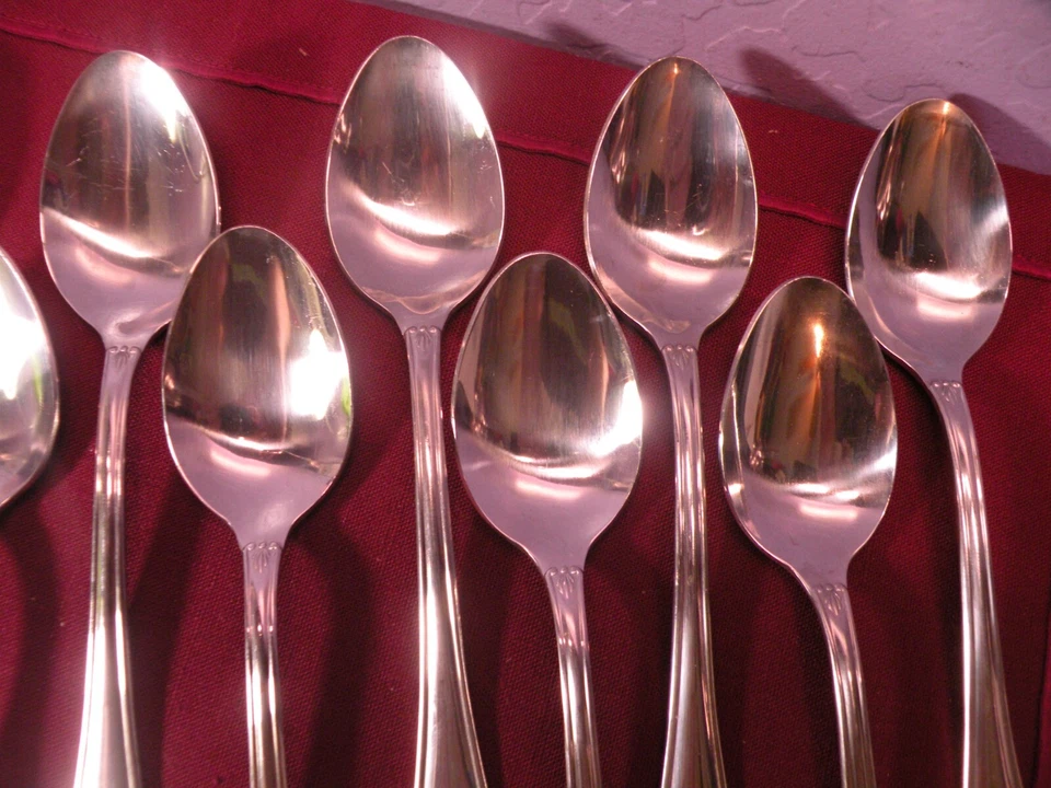 Juego de 11 cucharas soperas ovaladas International CANFIELD de acero inoxidable 7 1/2 GF4 Foto 3 de 4