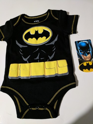 Baby boy Batman one piece pajamas body suit size 12 months NWT