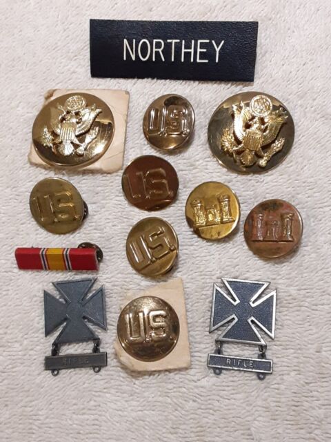 VINTAGE JUNK DRAWER LOT MILITARY INSIGNIA SOME STERLING SILVER VINTAGE JUNK DRAWER LOT MILITARY INSIGNIA SOME STERLING SILVER