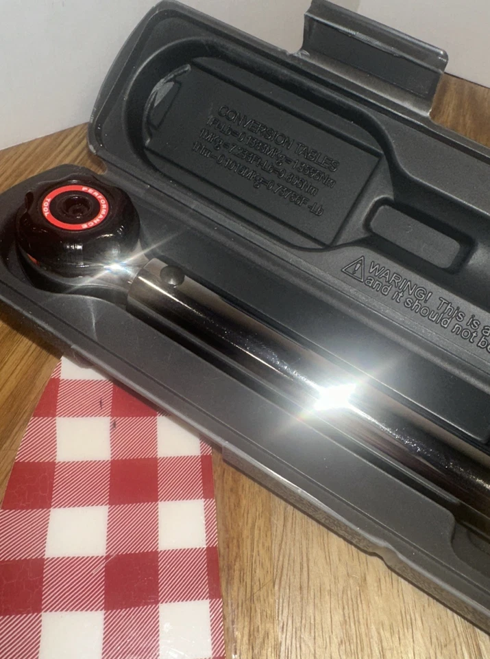 Performance Tool M198 3/8” Drive Click Torque Wrench- Adjusting Locking Collar - Image 3 of 4