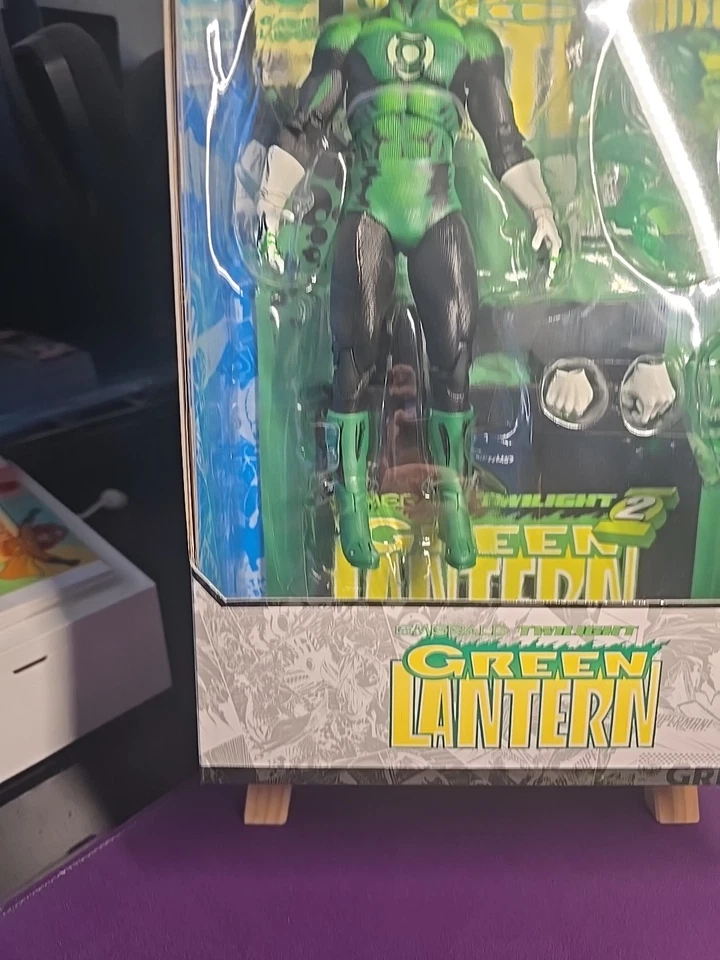 MCFARLANE DC MULTIVERSO LINTERNA VERDE ESMERALDA CREPÚSCULO ETIQUETA DORADA EXCLUSIVA 2025 Foto 4 de 4