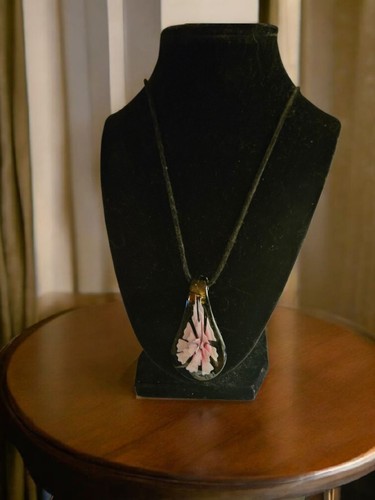 Glass Pink Flower and Black Velvet Knecklace - Picture 2 of 13