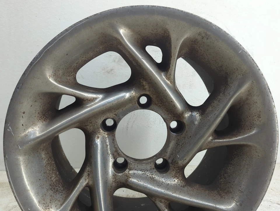 Llanta Dodge Ram 1500 1994-2001 OEM U4Q32 Foto 4 de 4