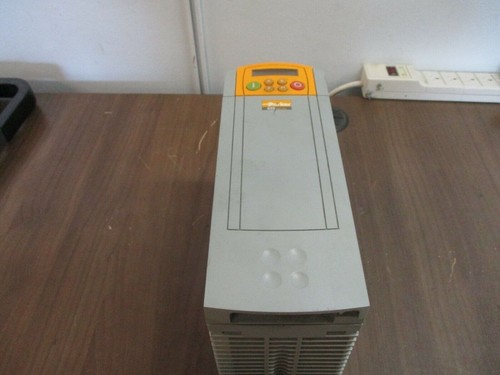 Parker 650 Series AC Drive 650V/0005/460/RBF 5HP 3Ph FW: 4V12 w/ Keypad Used - Picture 4 of 9