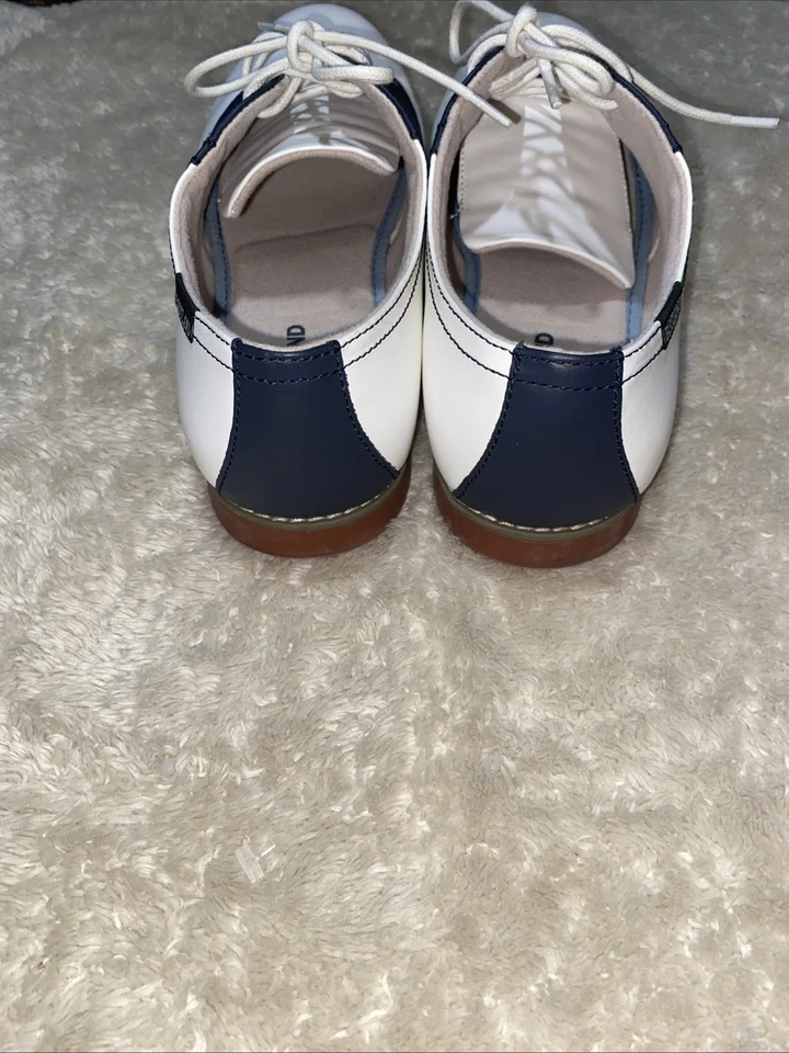 Zapatos Oxford Eastland Sadie de cuero para mujer azul marino/blanco, sillín de espuma viscoelástica 11M Foto 4 de 4