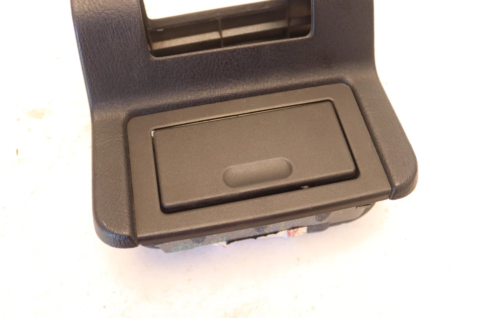 BMW M3 E36 1995-1999 consola central delantera compartimento de almacenamiento cenicero OEM Foto 4 de 4