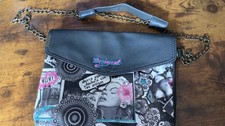 Borsa a tracolla Desigual Y2K grafica stampa fumetto catena nera rosa blu tracolla