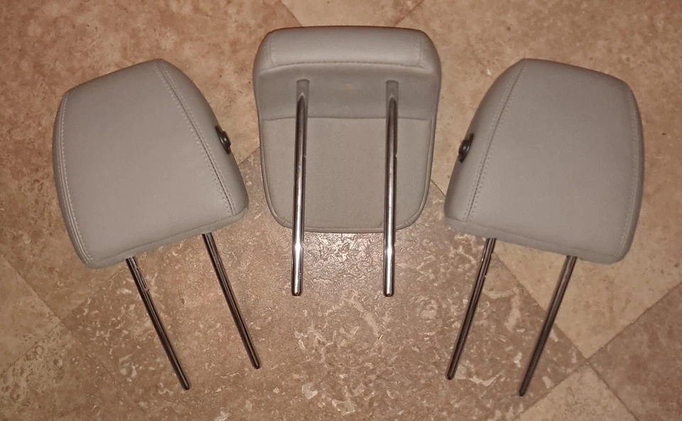 2014-2019 Ford Fiesta Rear Leather Folding Head Rest Set of 3 Beige 2015 2016 - Imagem 2 de 4