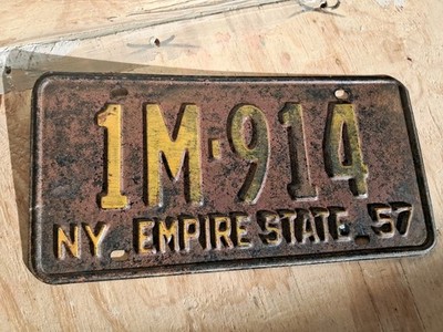 Vtg 1957 New York Empire State License Plate 1M 914 Rat Rod PATINA Garage Art