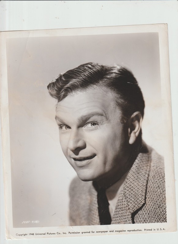 8X10 B&W   PHOTO OF-CLOSE  UP-EDDIE ALBERT - ORIGINAL