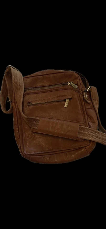 【NUEVO】A.P.C 13" BOLSA MENSAJERA CON SOLAPA DELANTERA MARRÓN, Unisex, Resistencia al Tiempo Foto 3 de 4