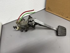 2018-2024 FREIGHTLINER CASCADIA FOOT BRAKE PEDAL W/ VALVE WABCO OEM